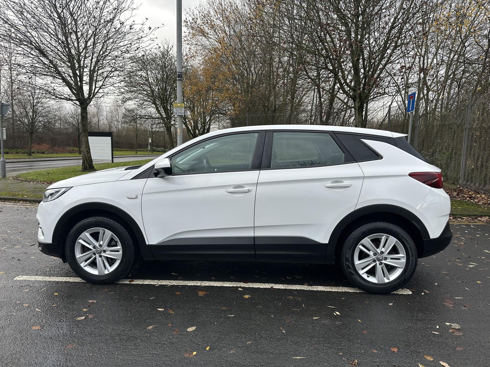 Vauxhall Grandland X 1.2 Turbo GPF SE SUV 5dr Petrol Manual Euro 6 (s/s) (130 ps)