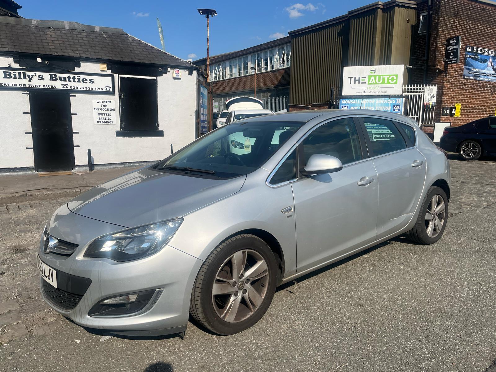 Vauxhall Astra 1.7 CDTi ecoFLEX SRi Hatchback 5dr Diesel Manual Euro 5 (s/s) (110 ps)