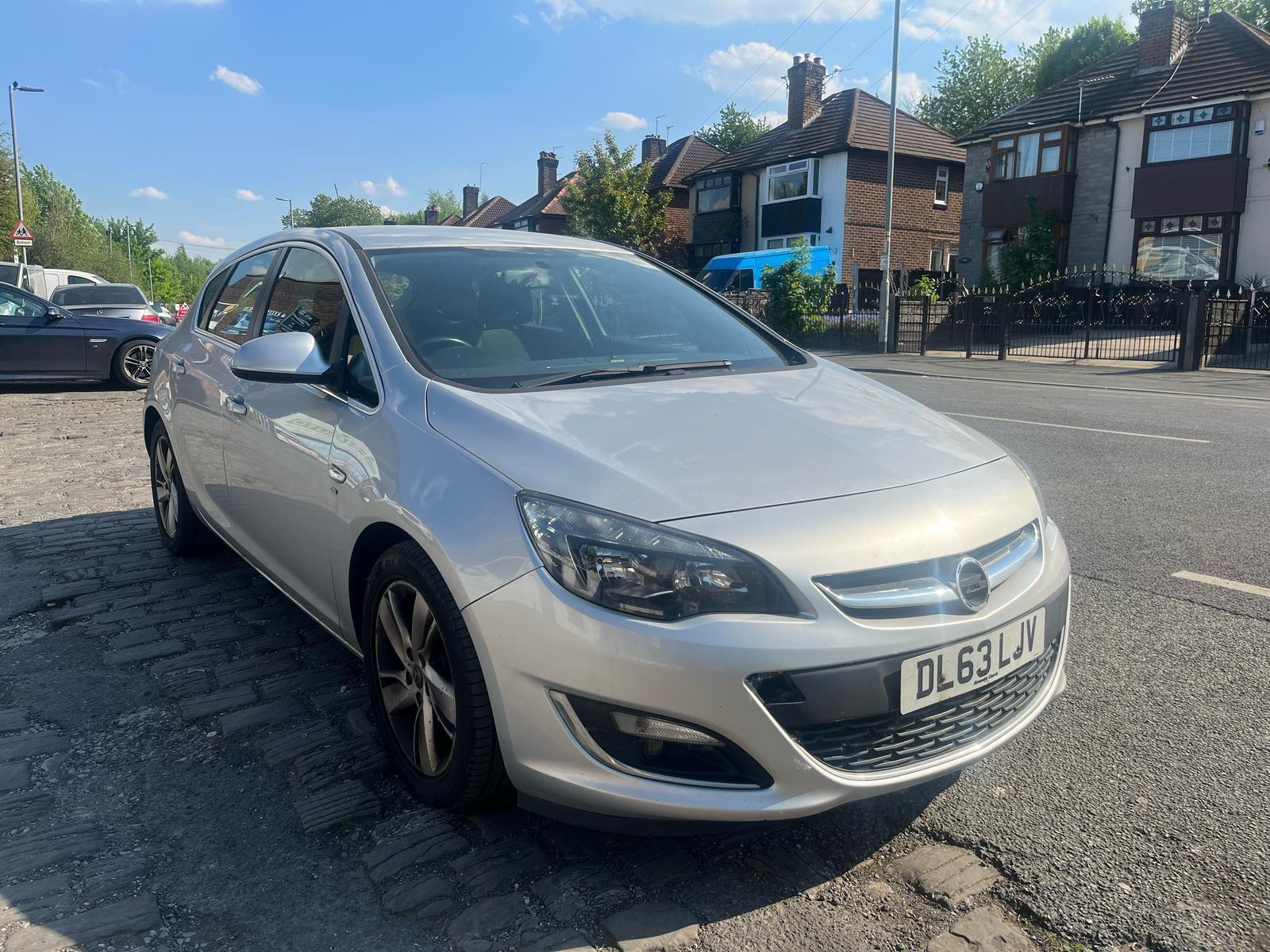 Vauxhall Astra 1.7 CDTi ecoFLEX SRi Hatchback 5dr Diesel Manual Euro 5 (s/s) (110 ps)