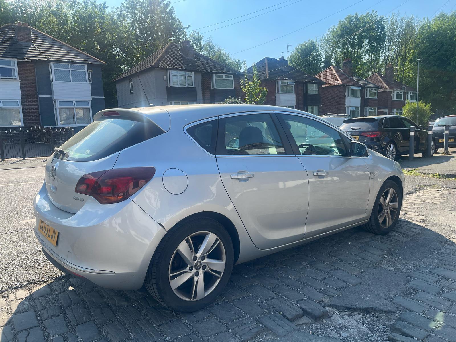 Vauxhall Astra 1.7 CDTi ecoFLEX SRi Hatchback 5dr Diesel Manual Euro 5 (s/s) (110 ps)