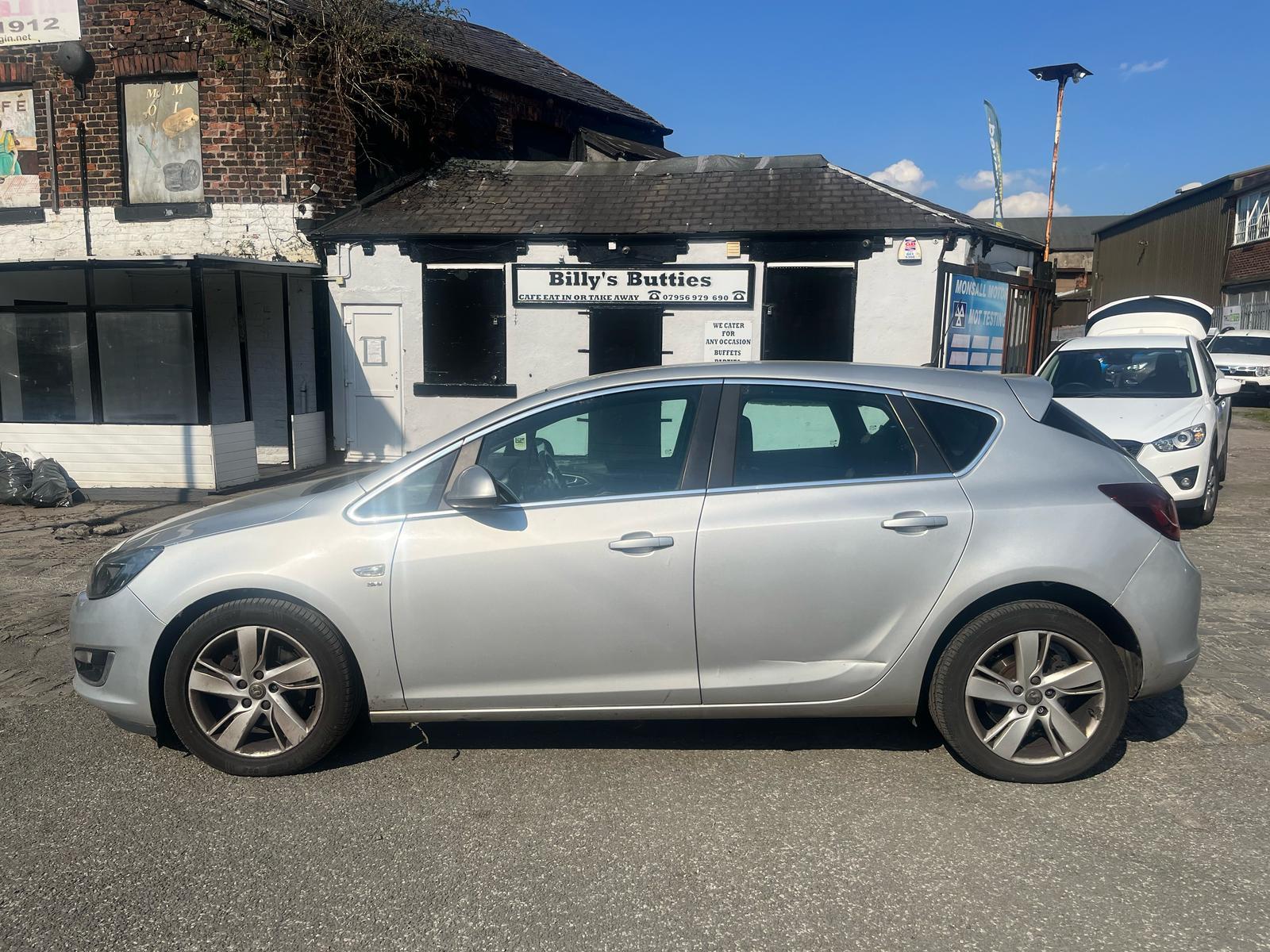Vauxhall Astra 1.7 CDTi ecoFLEX SRi Hatchback 5dr Diesel Manual Euro 5 (s/s) (110 ps)