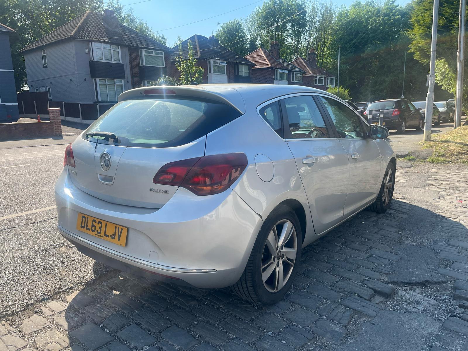Vauxhall Astra 1.7 CDTi ecoFLEX SRi Hatchback 5dr Diesel Manual Euro 5 (s/s) (110 ps)