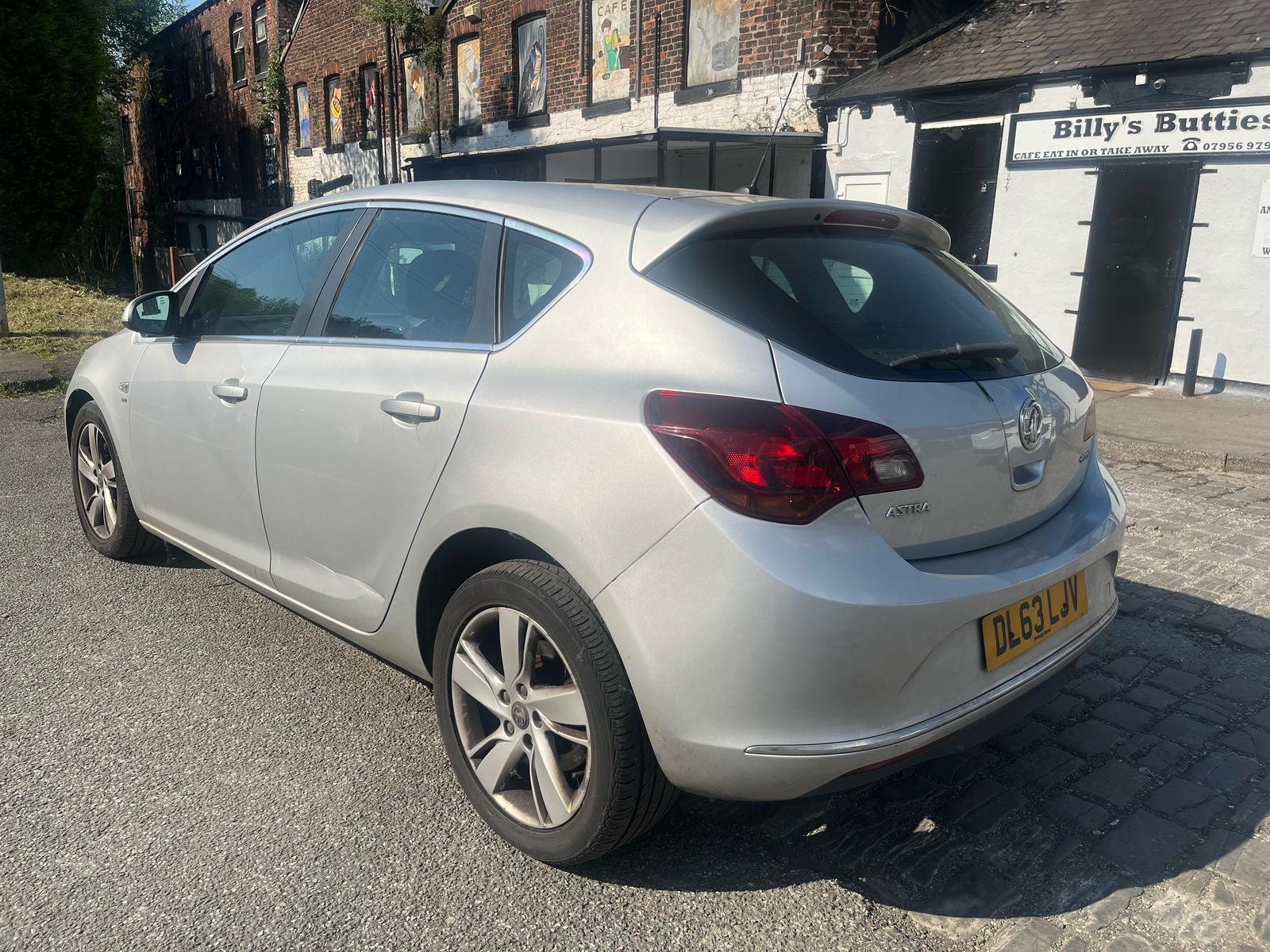 Vauxhall Astra 1.7 CDTi ecoFLEX SRi Hatchback 5dr Diesel Manual Euro 5 (s/s) (110 ps)
