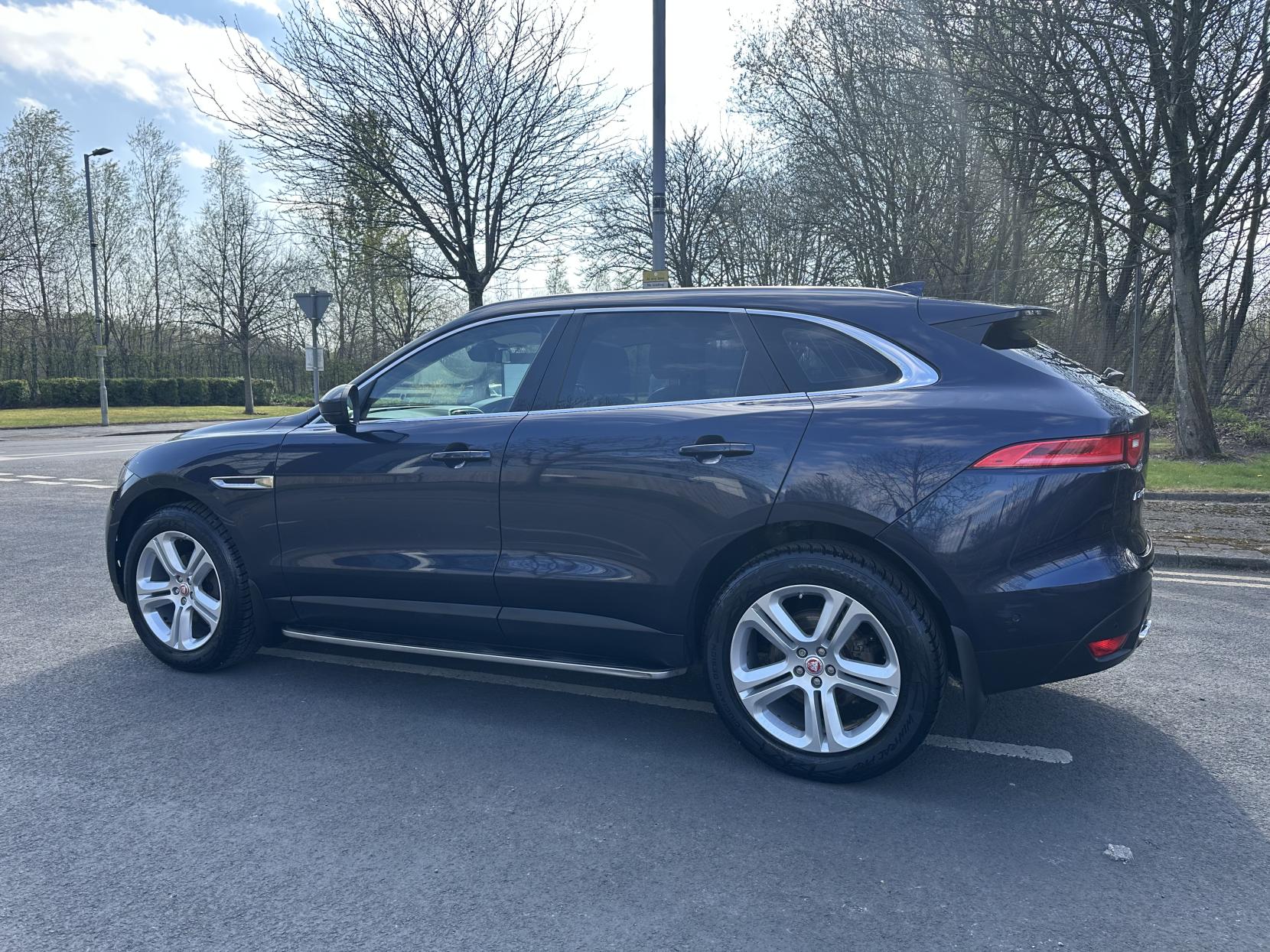 Jaguar F-PACE 2.0 D180 Portfolio SUV 5dr Diesel Auto AWD Euro 6 (s/s) (180 ps)