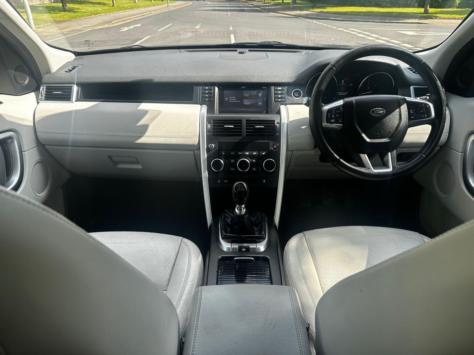 Land Rover Discovery Sport 2.0 eD4 SE SUV 5dr Diesel Manual Euro 6 (s/s) (5 Seat) (150 ps)