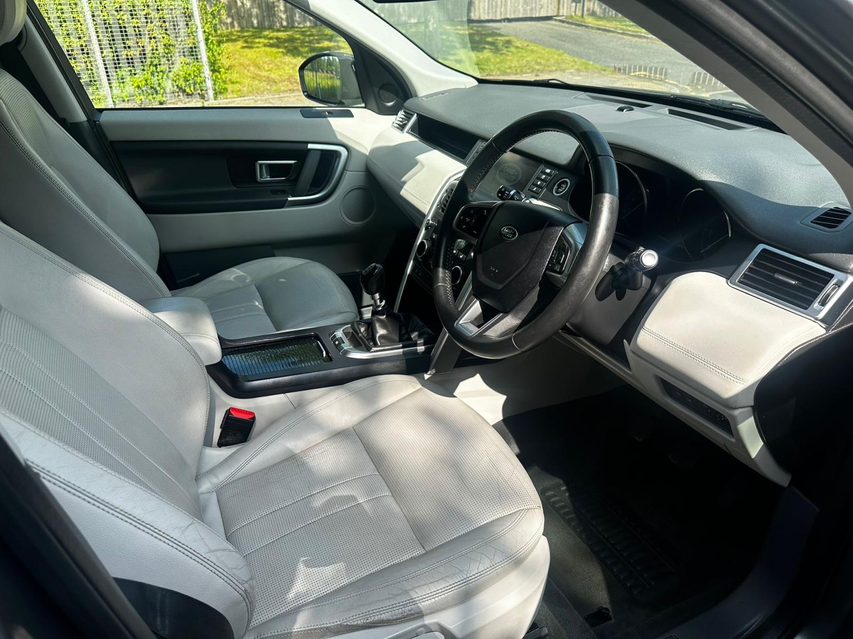 Land Rover Discovery Sport 2.0 eD4 SE SUV 5dr Diesel Manual Euro 6 (s/s) (5 Seat) (150 ps)