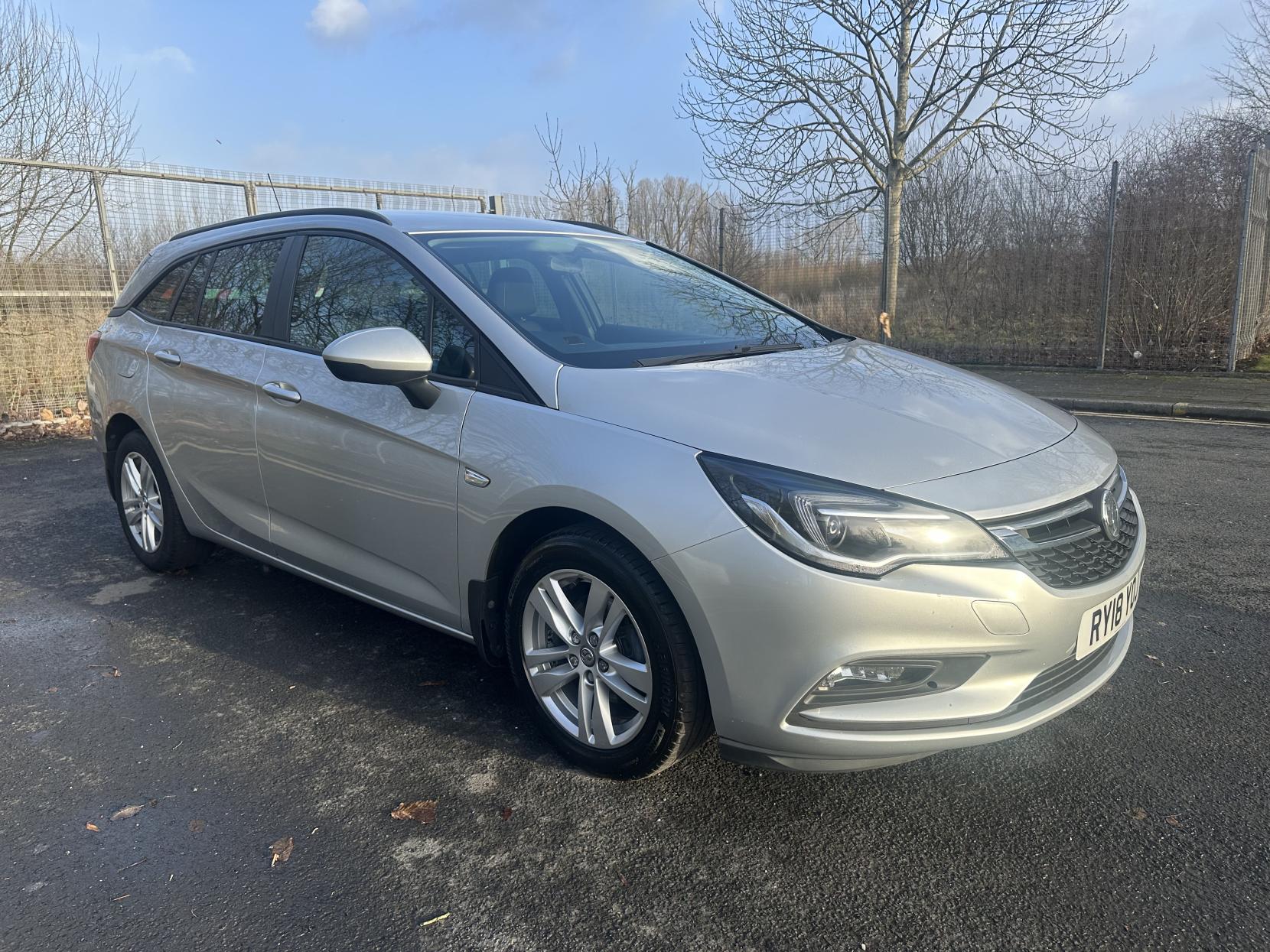 Vauxhall Astra 1.6 CDTi ecoFLEX Design Sports Tourer 5dr Diesel Manual Euro 6 (s/s) (110 ps)