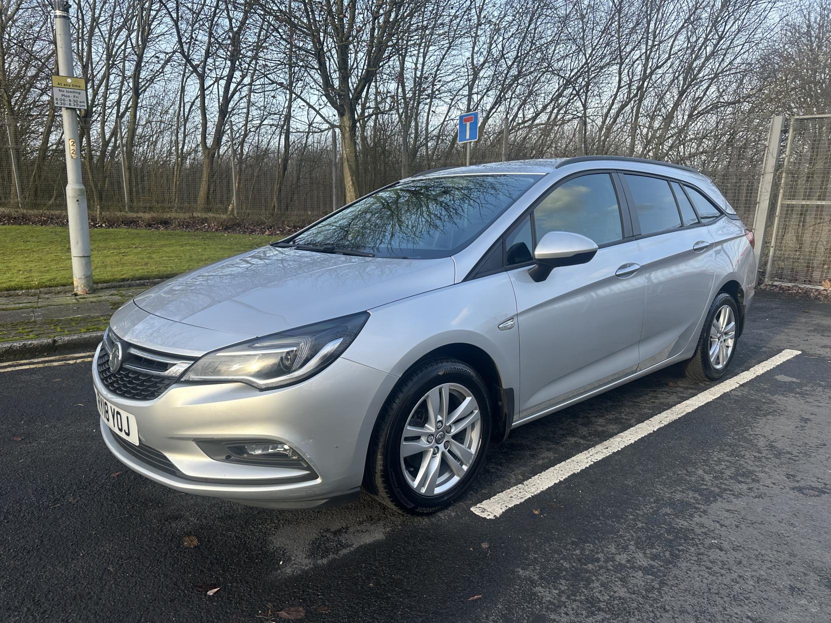 Vauxhall Astra 1.6 CDTi ecoFLEX Design Sports Tourer 5dr Diesel Manual Euro 6 (s/s) (110 ps)