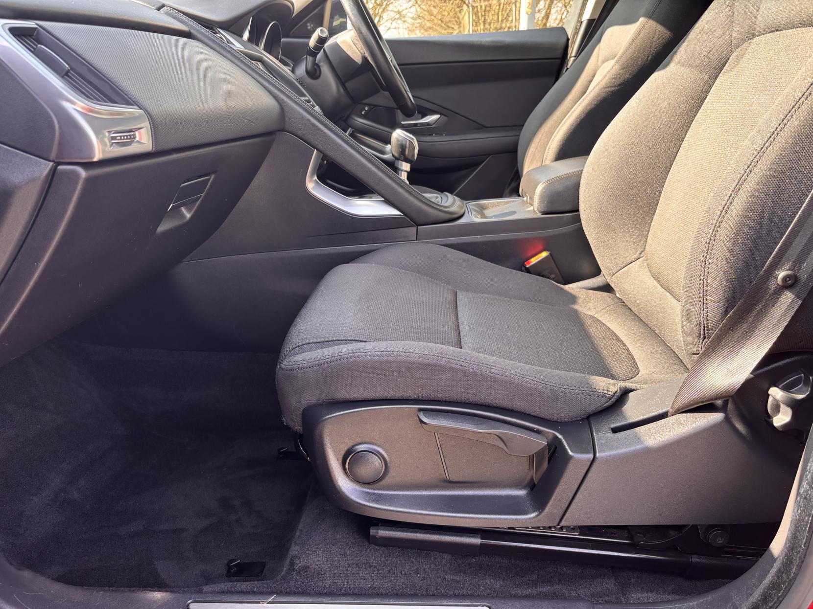 Jaguar E-PACE 2.0 D150 SUV 5dr Diesel Manual AWD Euro 6 (s/s) (150 ps)