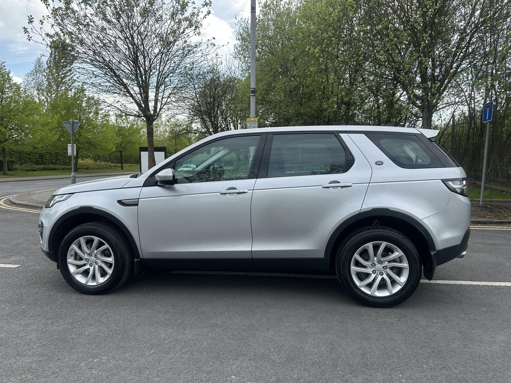 Land Rover Discovery Sport 2.0 TD4 SE Tech SUV 5dr Diesel Manual 4WD Euro 6 (s/s) (180 ps)