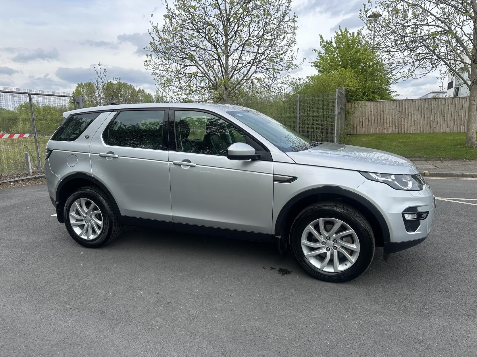Land Rover Discovery Sport 2.0 TD4 SE Tech SUV 5dr Diesel Manual 4WD Euro 6 (s/s) (180 ps)