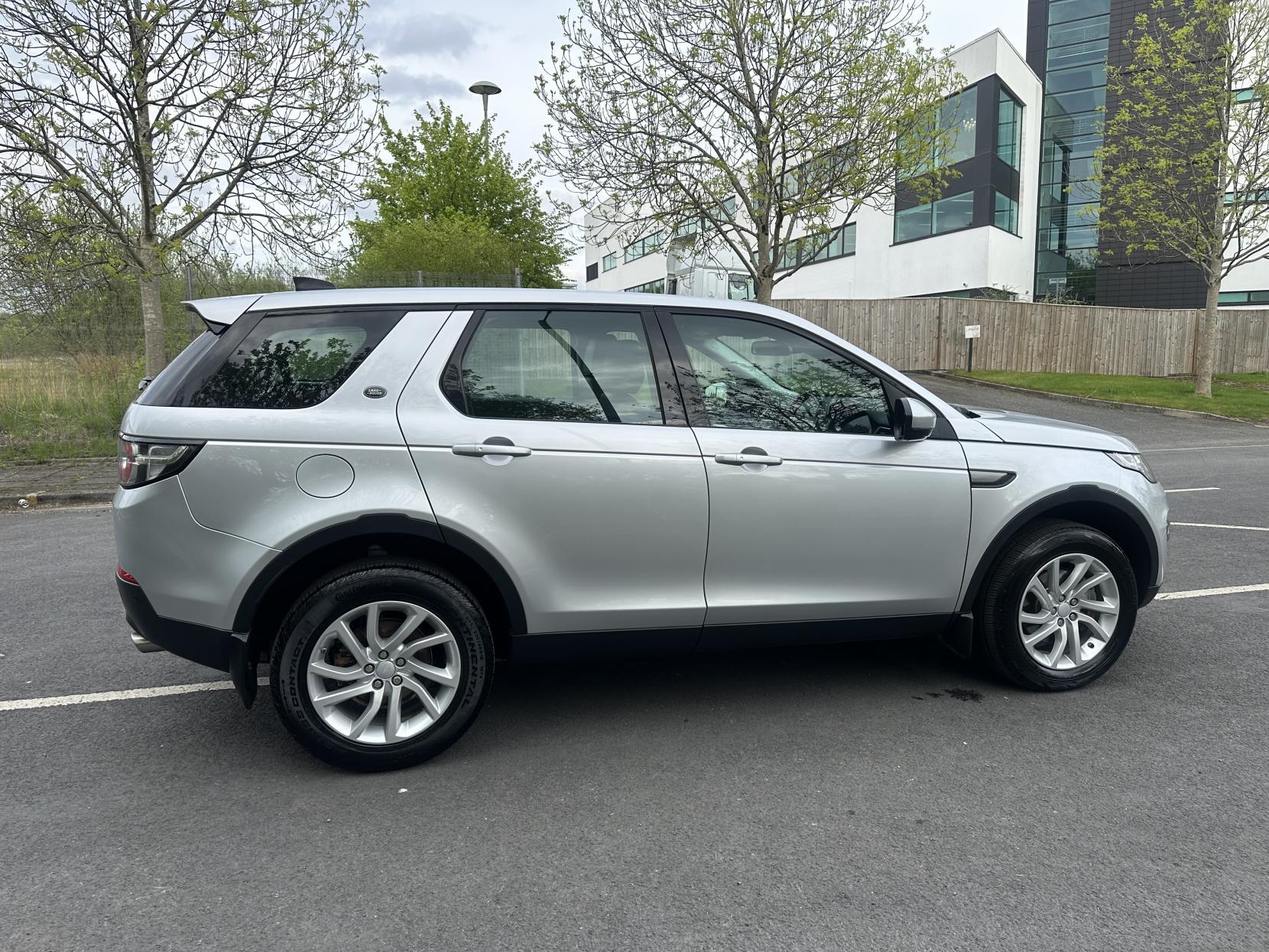 Land Rover Discovery Sport 2.0 TD4 SE Tech SUV 5dr Diesel Manual 4WD Euro 6 (s/s) (180 ps)