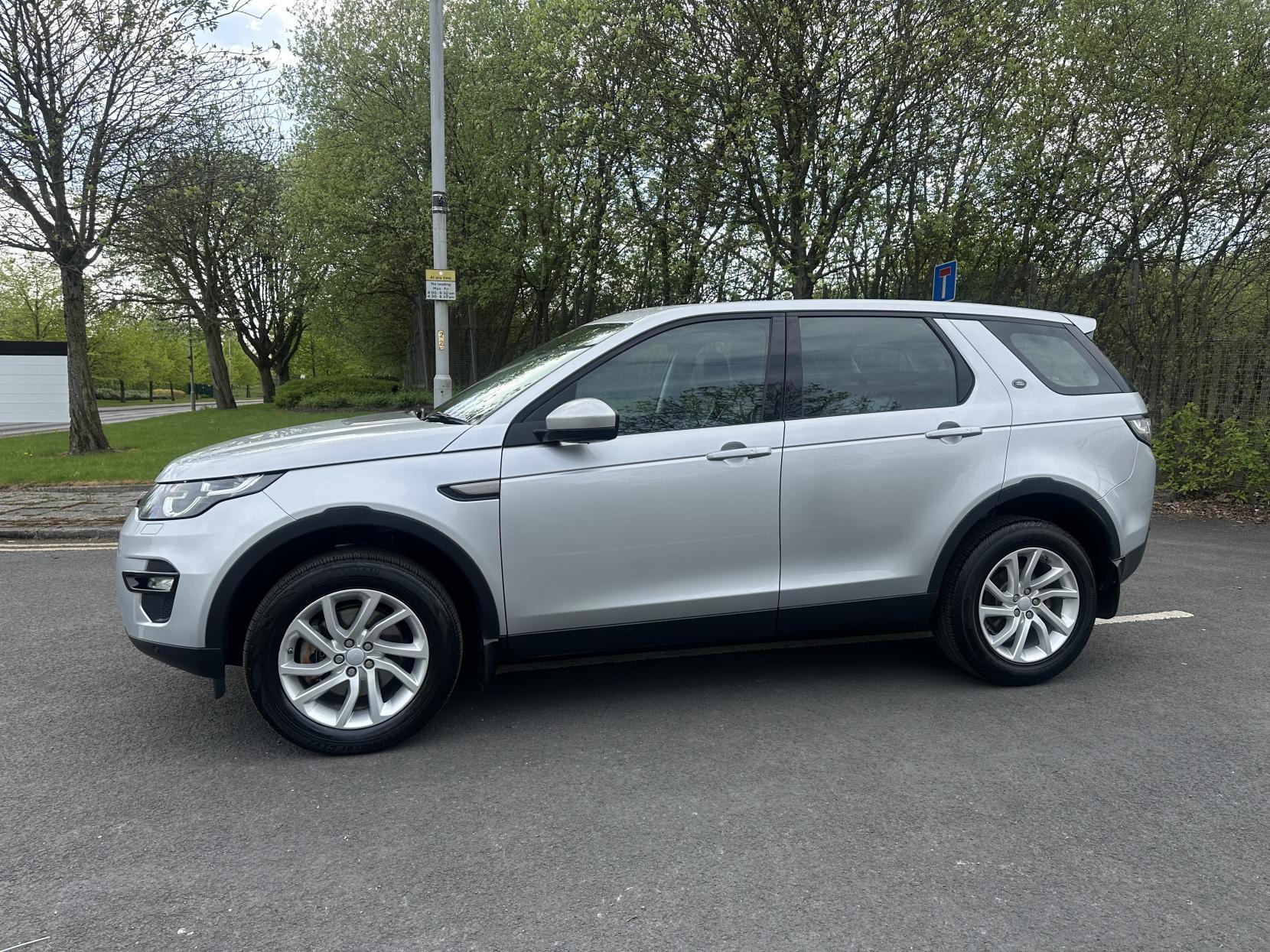 Land Rover Discovery Sport 2.0 TD4 SE Tech SUV 5dr Diesel Manual 4WD Euro 6 (s/s) (180 ps)
