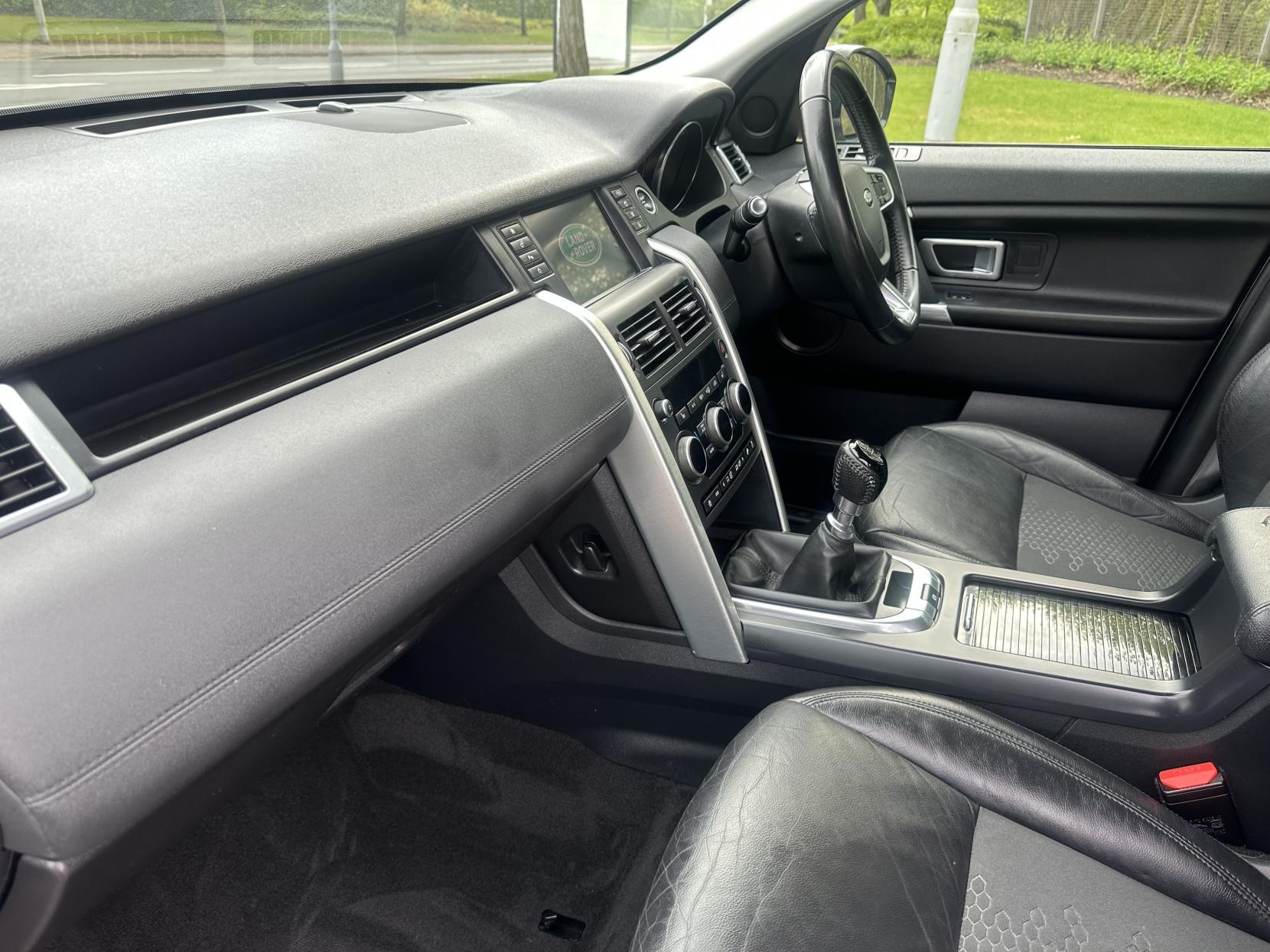 Land Rover Discovery Sport 2.0 TD4 SE Tech SUV 5dr Diesel Manual 4WD Euro 6 (s/s) (180 ps)