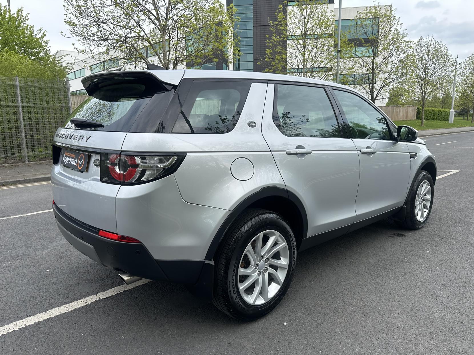 Land Rover Discovery Sport 2.0 TD4 SE Tech SUV 5dr Diesel Manual 4WD Euro 6 (s/s) (180 ps)