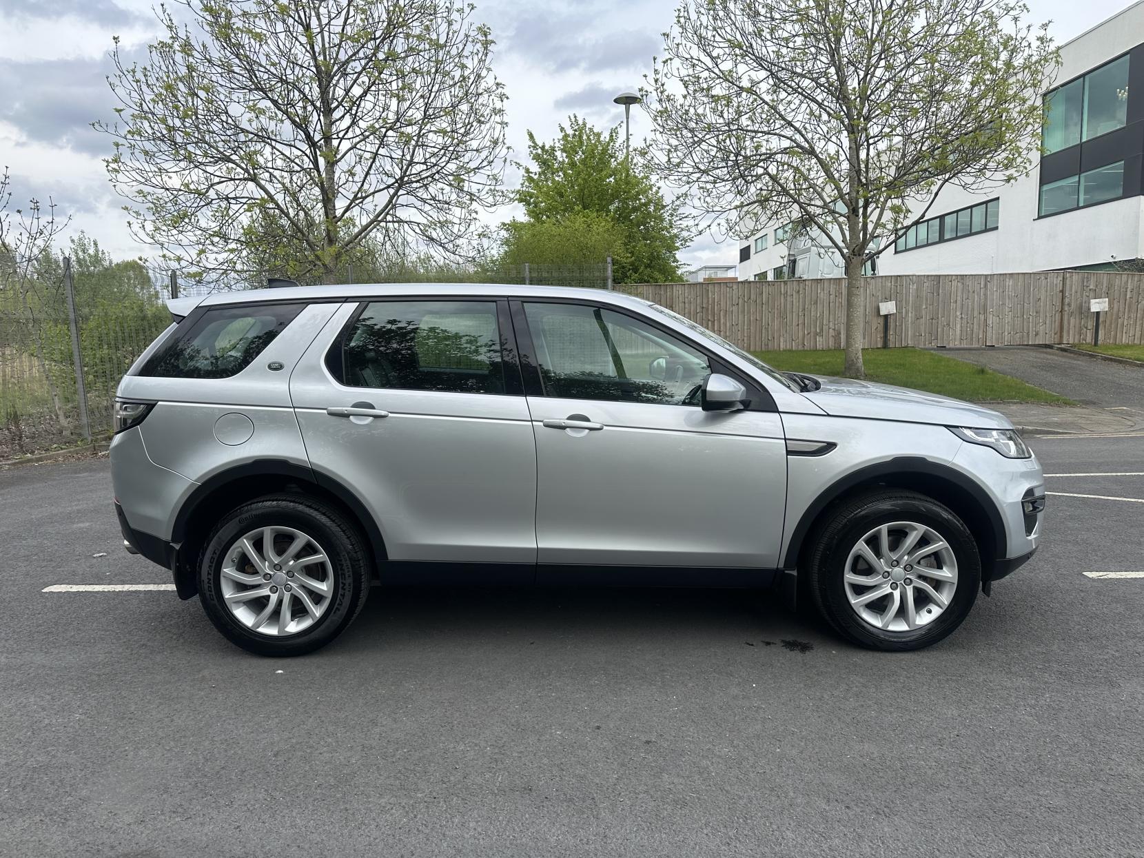 Land Rover Discovery Sport 2.0 TD4 SE Tech SUV 5dr Diesel Manual 4WD Euro 6 (s/s) (180 ps)