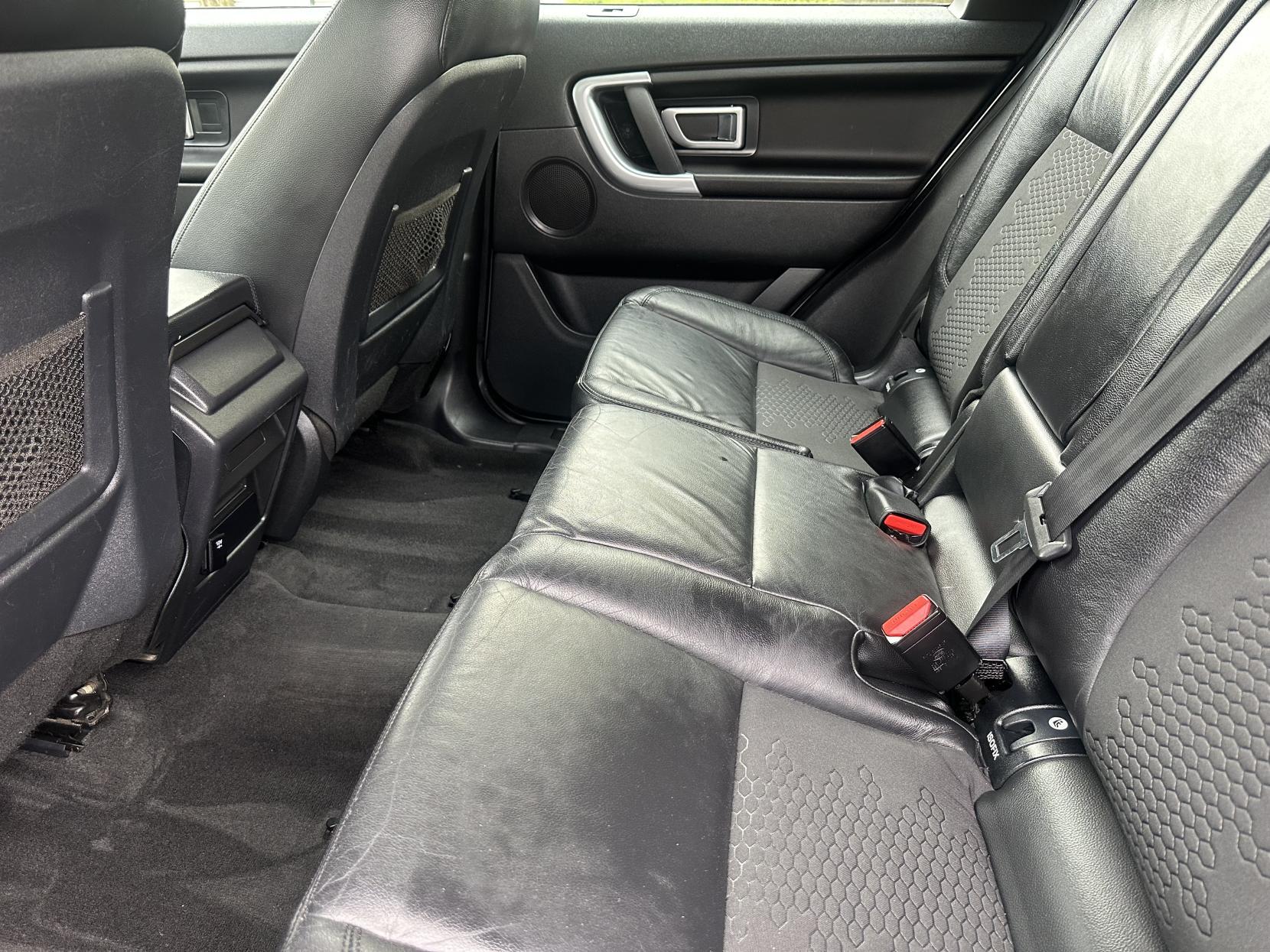 Land Rover Discovery Sport 2.0 TD4 SE Tech SUV 5dr Diesel Manual 4WD Euro 6 (s/s) (180 ps)