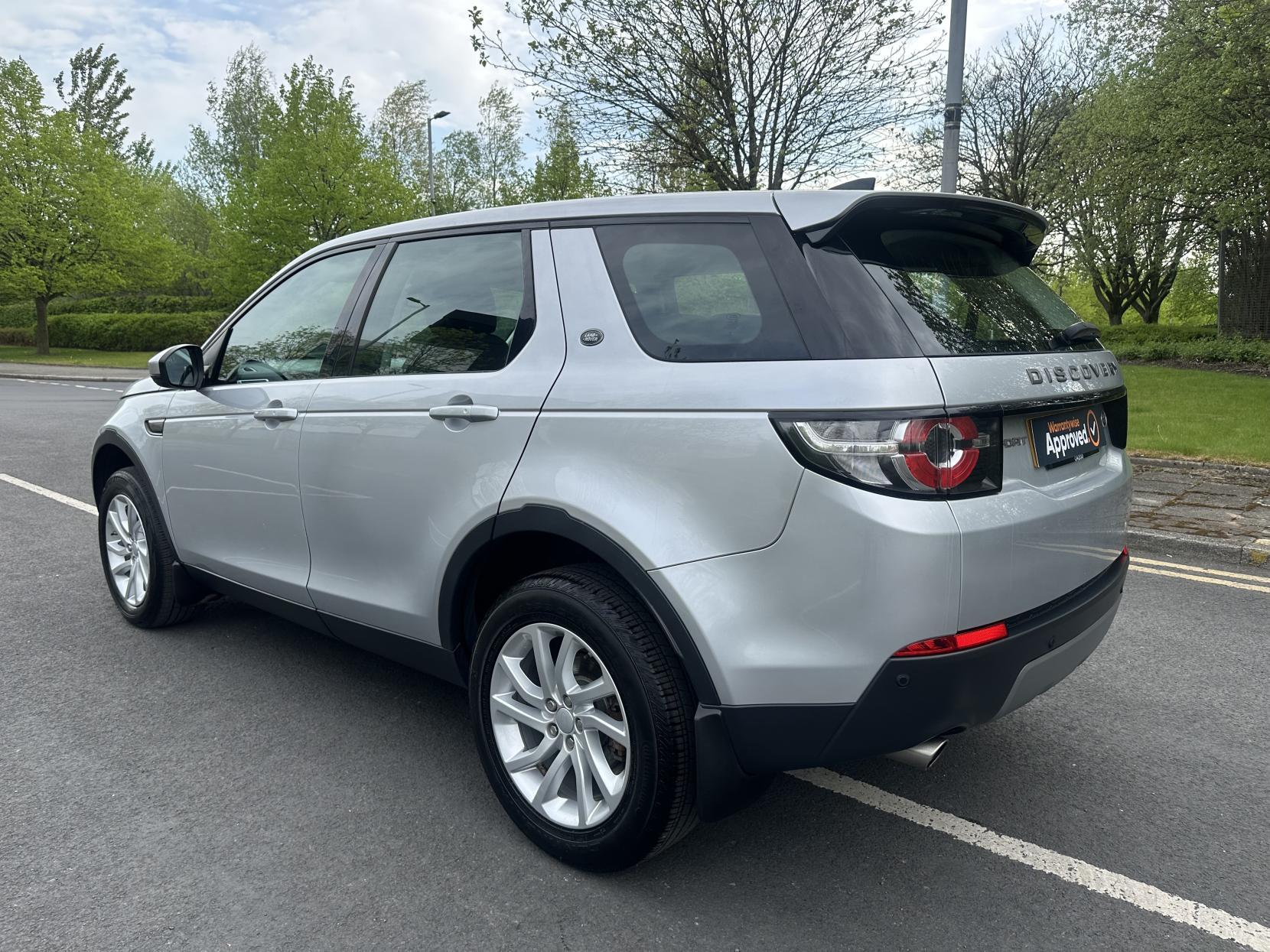 Land Rover Discovery Sport 2.0 TD4 SE Tech SUV 5dr Diesel Manual 4WD Euro 6 (s/s) (180 ps)