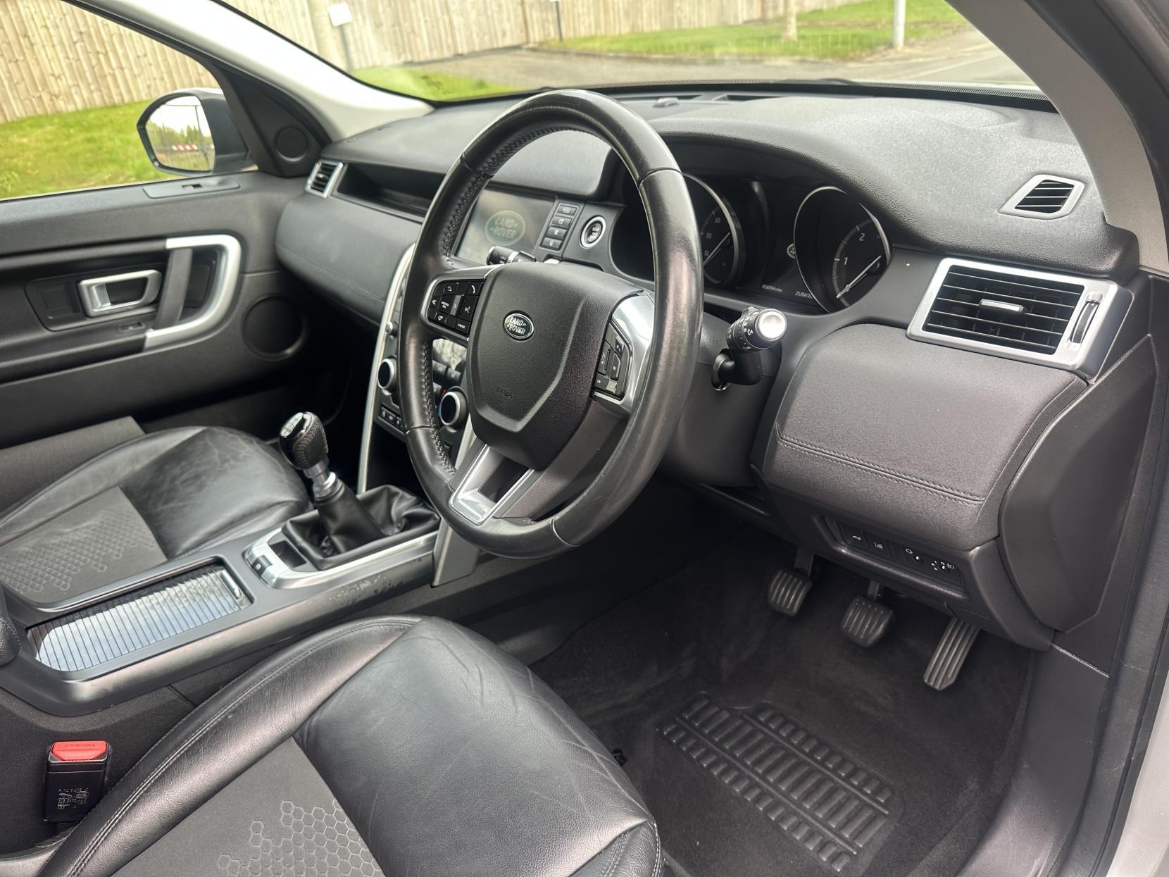 Land Rover Discovery Sport 2.0 TD4 SE Tech SUV 5dr Diesel Manual 4WD Euro 6 (s/s) (180 ps)