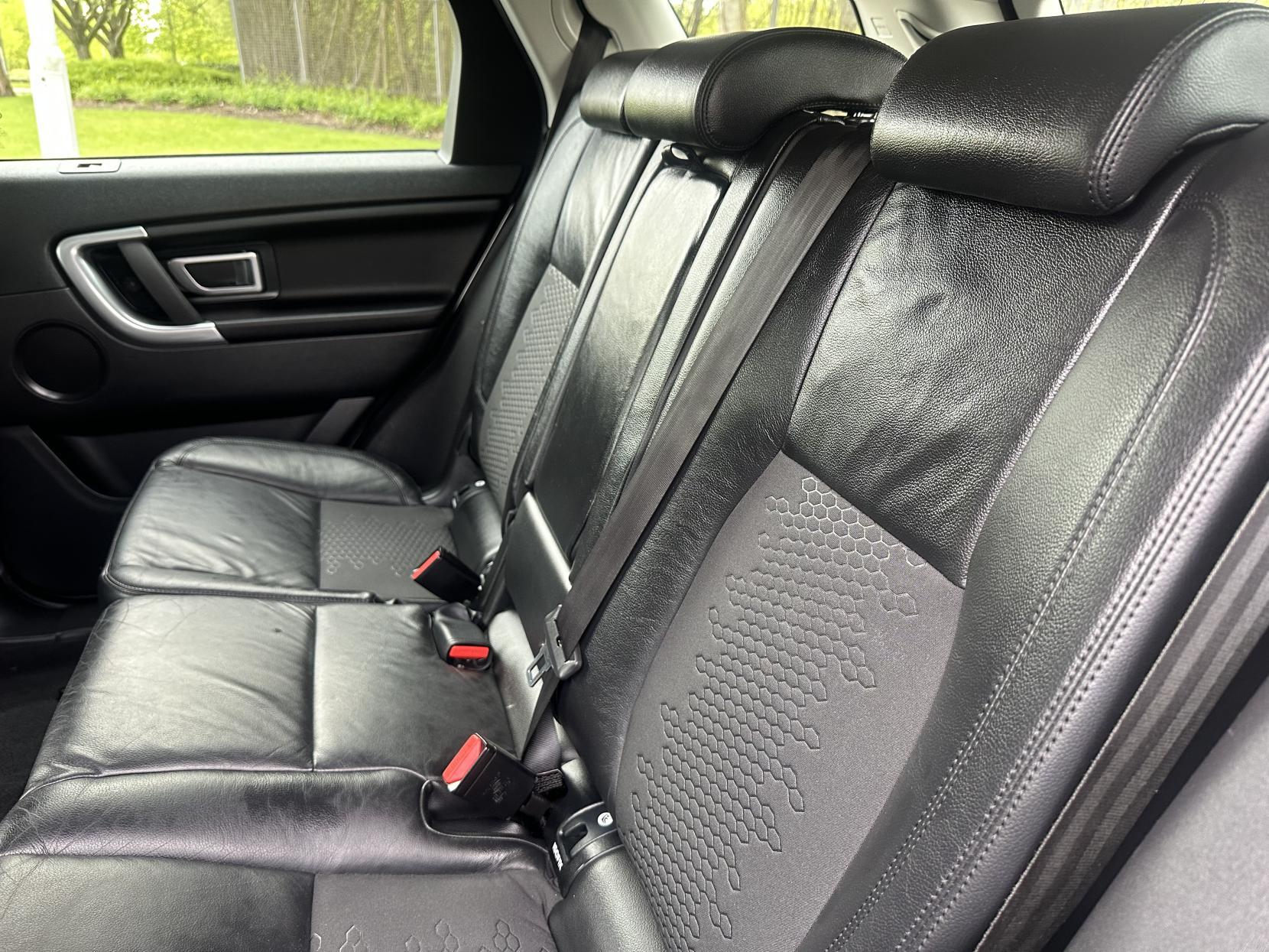 Land Rover Discovery Sport 2.0 TD4 SE Tech SUV 5dr Diesel Manual 4WD Euro 6 (s/s) (180 ps)