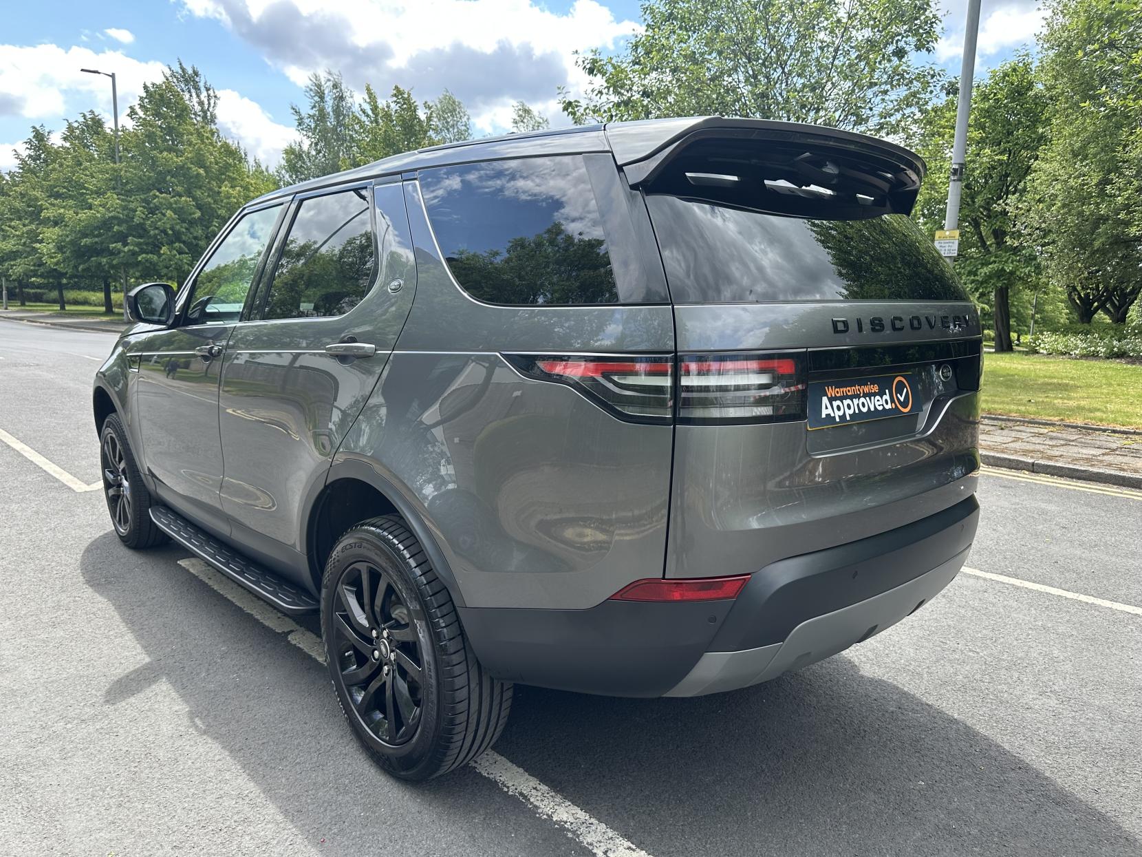 Land Rover Discovery 2.0 SD4 SE SUV 5dr Diesel Auto 4WD Euro 6 (s/s) (240 ps)