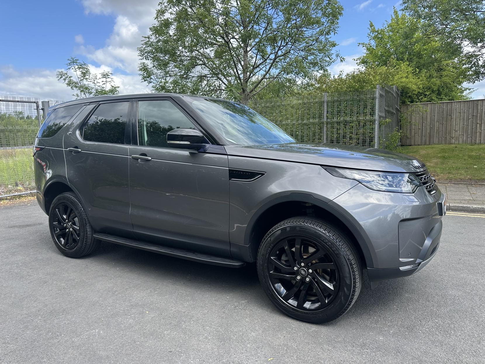 Land Rover Discovery 2.0 SD4 SE SUV 5dr Diesel Auto 4WD Euro 6 (s/s) (240 ps)