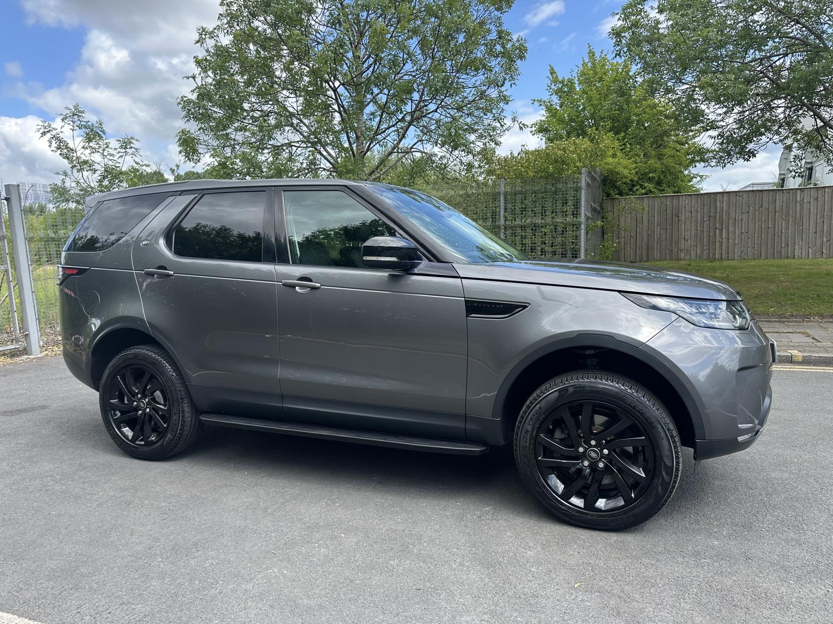 Land Rover Discovery 2.0 SD4 SE SUV 5dr Diesel Auto 4WD Euro 6 (s/s) (240 ps)