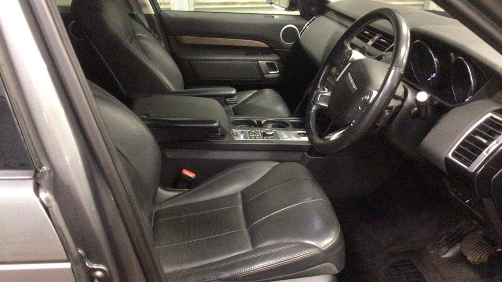 Land Rover Discovery 2.0 SD4 SE SUV 5dr Diesel Auto 4WD Euro 6 (s/s) (240 ps)