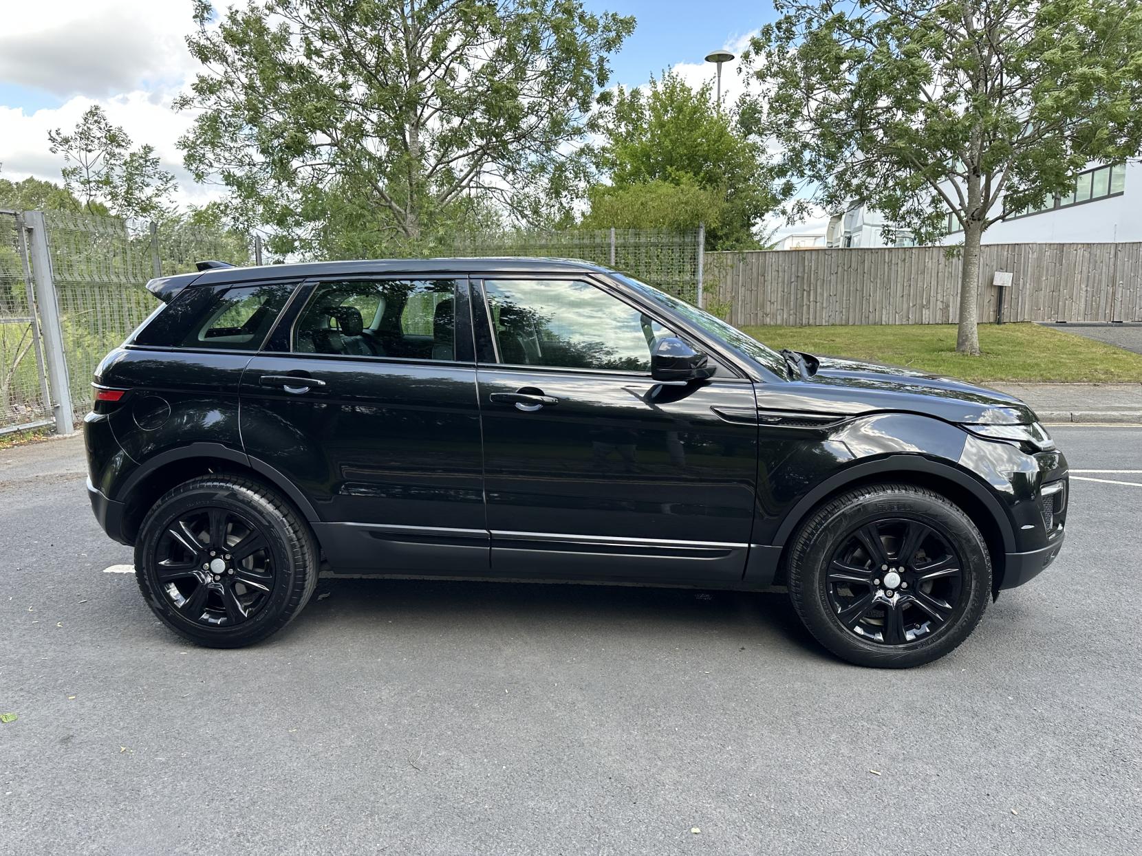 Land Rover Range Rover Evoque 2.0 eD4 SE Tech SUV 5dr Diesel Manual FWD Euro 6 (s/s) (150 ps)
