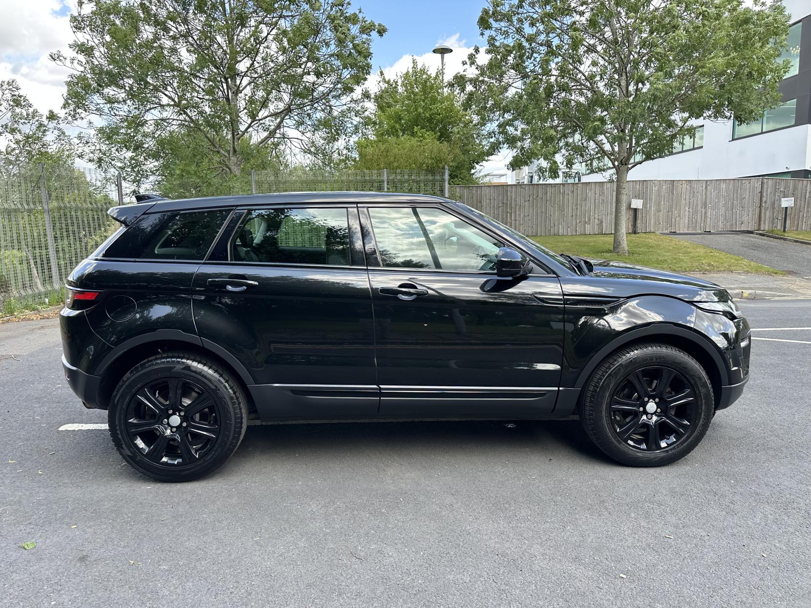 Land Rover Range Rover Evoque 2.0 eD4 SE Tech SUV 5dr Diesel Manual FWD Euro 6 (s/s) (150 ps)