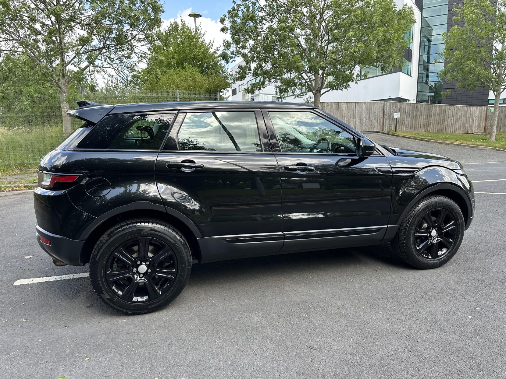 Land Rover Range Rover Evoque 2.0 eD4 SE Tech SUV 5dr Diesel Manual FWD Euro 6 (s/s) (150 ps)